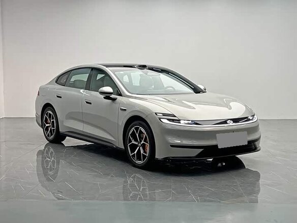 2026 Changan Qiyuan A06 28.39 kWh, серебристый, 2803003 рублей - вид 9