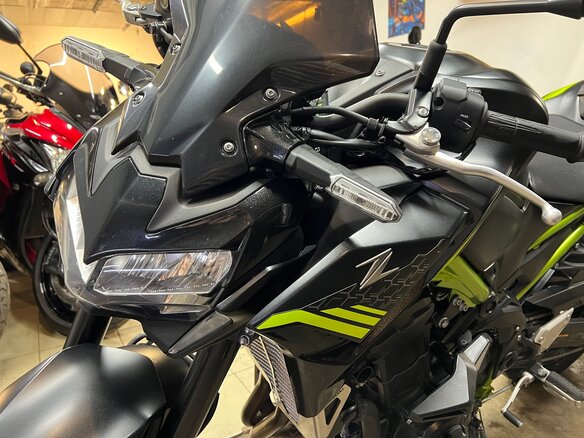 2021 Kawasaki Z 900, серый - вид 12