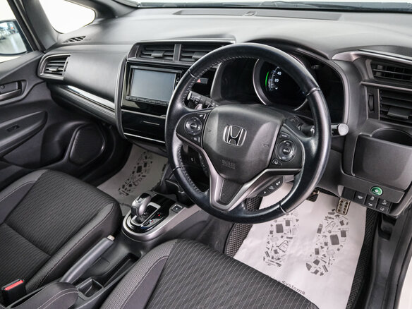 2017 Honda Fit III Рестайлинг, белый - вид 7