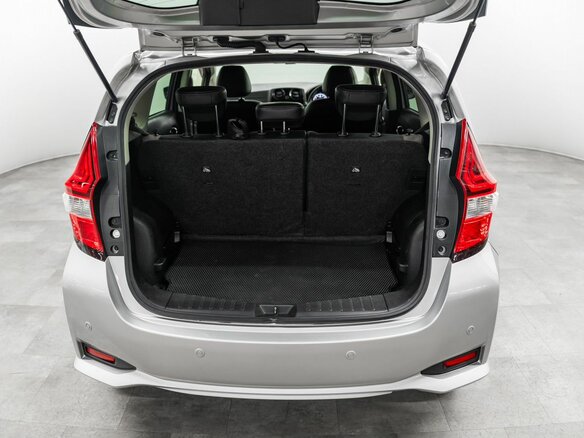 2017 Nissan Note II Рестайлинг, серый, 1125000 рублей - вид 16