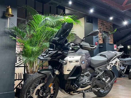 2026 BMW R 1300 GS Adventure, серебристый, 3490000 рублей, вид 2