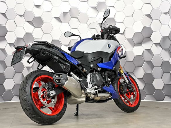 2025 BMW F 900 XR, синий, 1399000 рублей - вид 6