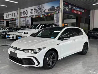 2023 Volkswagen Golf VIII, белый, 1875600 рублей, вид 1