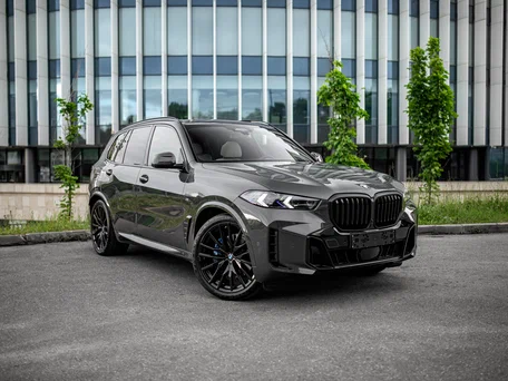 2025 BMW X5 40i IV (G05/G18) Рестайлинг, серый, 14590000 рублей, вид 3