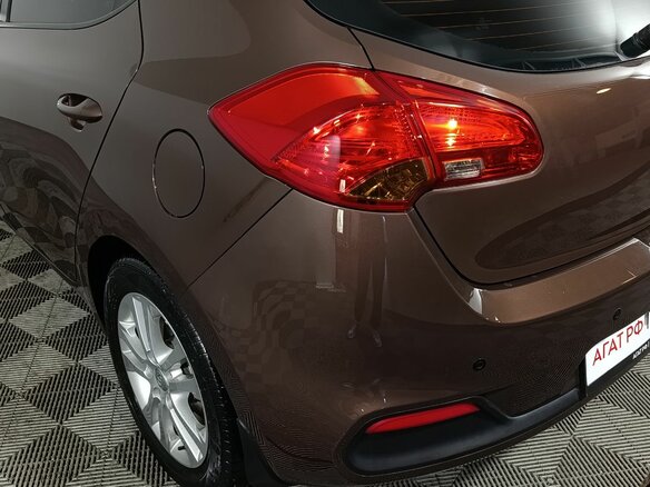 2014 Kia Ceed II, коричневый, 1380000 рублей - вид 19