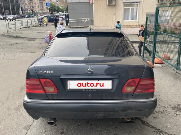 1999 Mercedes-Benz E-Класс 280 II (W210, S210), синий, 495000 рублей - вид 1