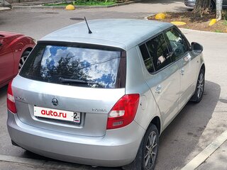 2014 Skoda Fabia II Рестайлинг, серебристый, 850000 рублей, вид 3