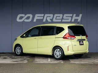 2018 Honda Freed II, жёлтый, 1350000 рублей, вид 2