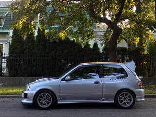 1997 Toyota Starlet V (P90), серебристый, 650000 рублей, вид 2