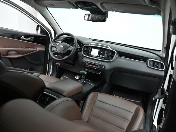 2018 Kia Sorento III Prime Рестайлинг, белый, 2505000 рублей - вид 6