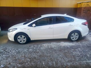 2018 Kia Cerato III Рестайлинг (Classic), белый, 1500000 рублей, вид 5
