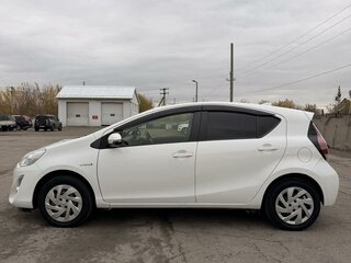 2017 Toyota Aqua I Рестайлинг 2, белый, 777000 рублей, вид 2
