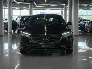 2025 Mercedes-Benz E-Класс 200 VI (W214, S214), чёрный, 7000000 рублей, вид 3