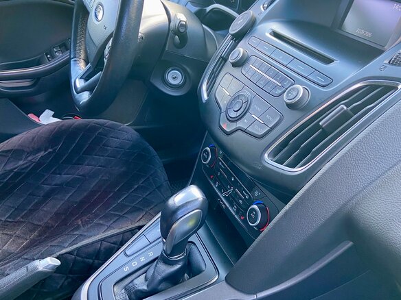 2017 Ford Focus III Рестайлинг, серый, 975000 рублей - вид 2
