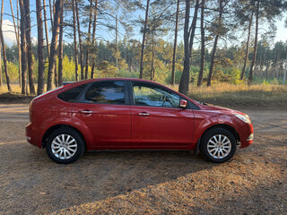 2008 Ford Focus II Рестайлинг, красный, 520000 рублей, вид 5