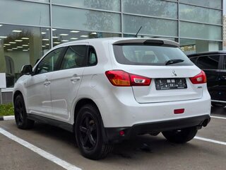 2015 Mitsubishi ASX I Рестайлинг, белый, 1130000 рублей, вид 4