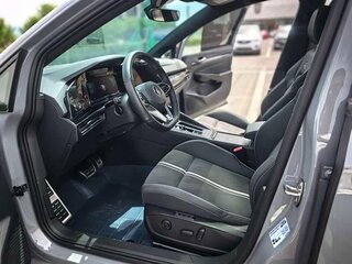 2022 Volkswagen Golf VIII, серый, 1697000 рублей, вид 5