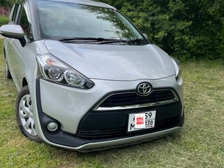 2016 Toyota Sienta II, серебристый, 1310000 рублей, вид 2