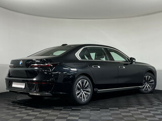 2025 BMW 7 серии 740i xDrive VII (G70), чёрный, 14600000 рублей, вид 5