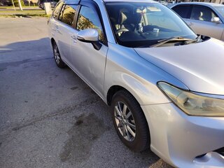 2016 Toyota Corolla Fielder XI (E160, E170, E180) Рестайлинг 1, серебристый, 930000 рублей, вид 1