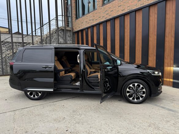2020 Kia Carnival IV, чёрный, 3300000 рублей - вид 1