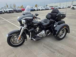 2017 Harley-Davidson Tri Glide, чёрный, 2799000 рублей, вид 3