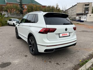 2021 Volkswagen Tiguan II Рестайлинг, белый, 4000000 рублей, вид 2