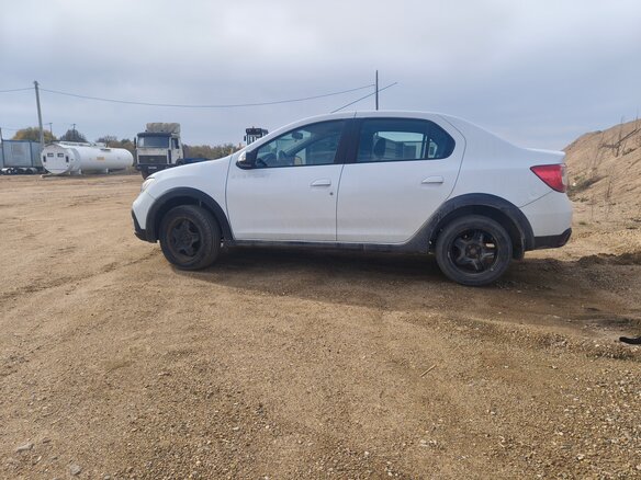 2020 Renault Logan Stepway II Рестайлинг, белый, 640000 рублей - вид 5