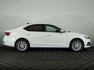 2021 Skoda Octavia IV (A8), белый, 1947000 рублей, вид 5