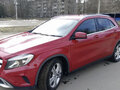 2014 Mercedes-Benz GLA 180 I (X156), красный, 1300000 рублей - вид 1