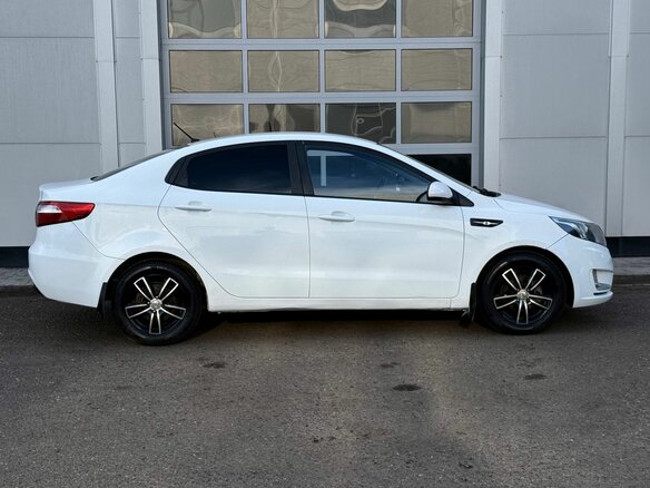 2014 Kia Rio 5-speed III, белый - вид 5