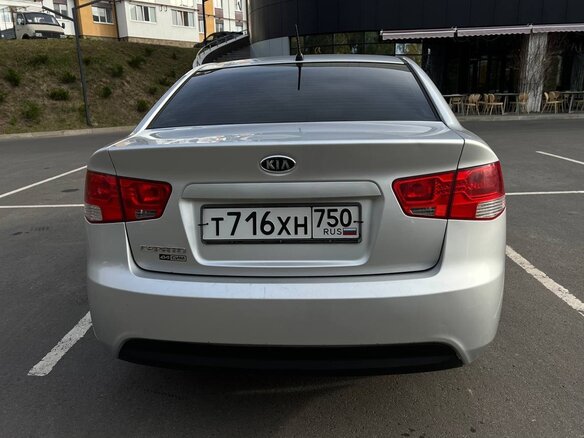 2011 Kia Cerato 6-speed II, серебристый, 650000 рублей - вид 5