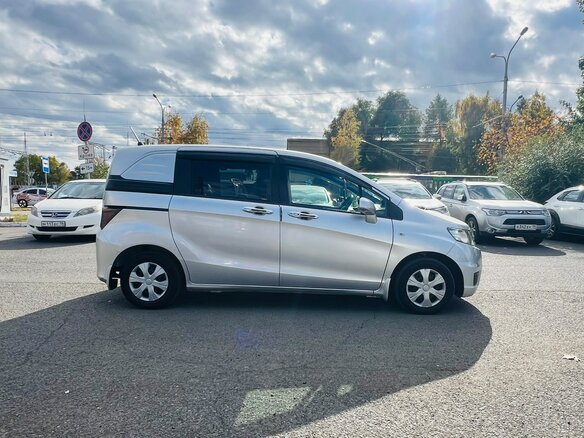 2010 Honda Freed Spike I, серый, 1079000 рублей - вид 5