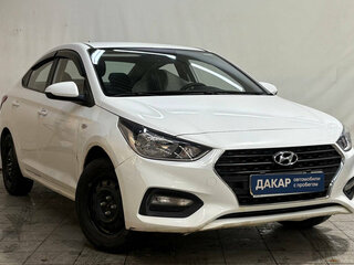 2019 Hyundai Solaris II, белый, 650000 рублей, вид 2