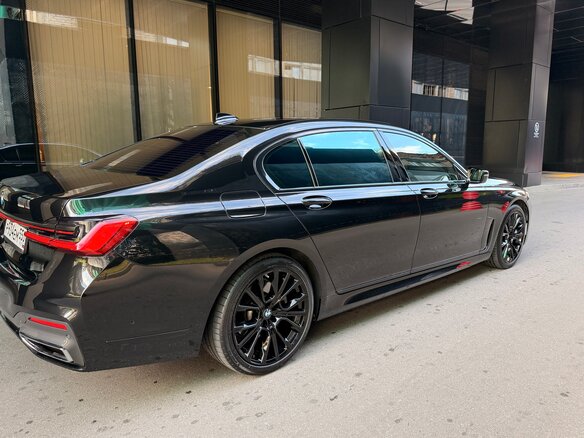 2021 BMW 7 серии Long 730Ld xDrive VI (G11/G12) Рестайлинг, чёрный, 7100000 рублей - вид 7