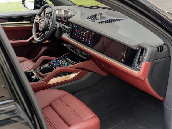 2026 Porsche Cayenne GTS III Рестайлинг, чёрный, 24900000 рублей - вид 34