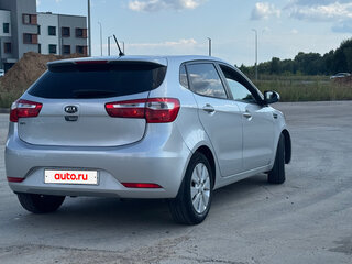 2014 Kia Rio 6-speed III, серебристый, 1049000 рублей, вид 3