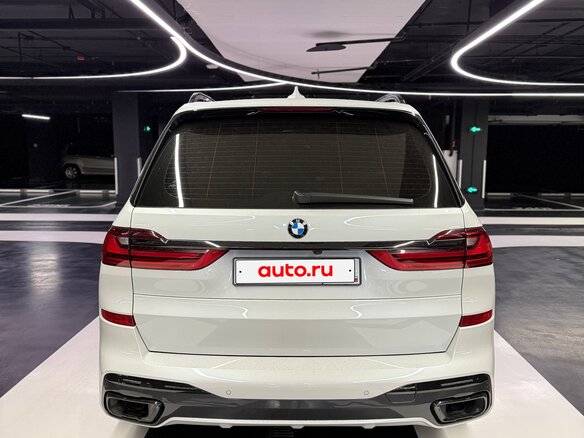 2020 BMW X7 40i I (G07), белый, 6790000 рублей - вид 4