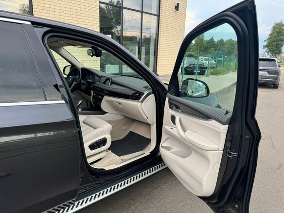2014 BMW X5 50i III (F15), серый - вид 25