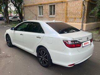 2018 Toyota Camry VII (XV50) Рестайлинг 2, белый, 2300000 рублей, вид 4