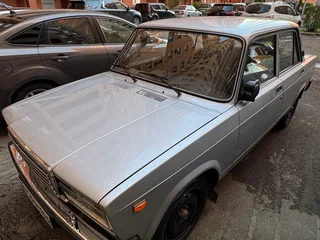 2010 Lada (ВАЗ) 2107, серебристый, 300000 рублей, вид 1