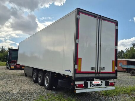 2011 Schmitz Cargobull SKO, белый, 4500000 рублей, вид 4