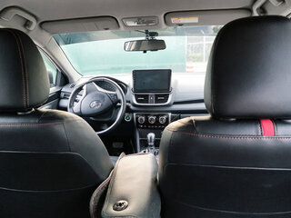 2022 Toyota Yaris L X XP150 Рестайлинг, белый, 1990000 рублей, вид 3