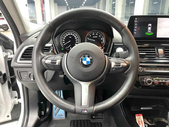 2023 BMW 1 серии 120i III (F52) Рестайлинг, белый, 1987630 рублей - вид 8