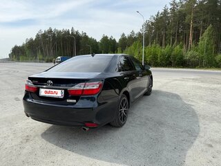 2017 Toyota Camry VII (XV50) Рестайлинг 2, серый, 1950000 рублей, вид 5