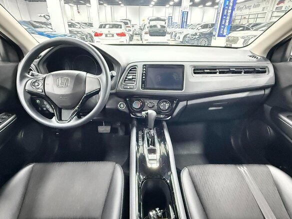 2022 Honda Vezel I Рестайлинг, белый, 1340000 рублей - вид 16