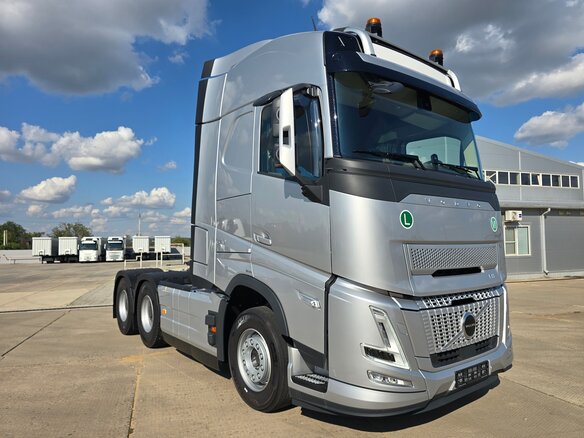 2026 Volvo FH 540, серебристый, 26000000 рублей - вид 16