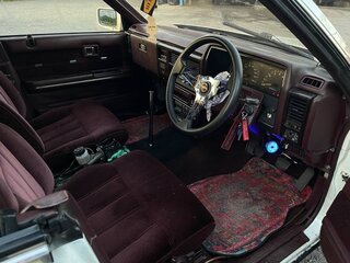 1988 Nissan Laurel V (C32), серый, 370000 рублей, вид 3
