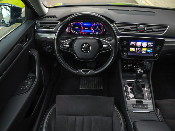 2022 Skoda Superb III Рестайлинг, синий, 2950000 рублей - вид 16