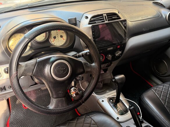 2000 Toyota RAV4 II (XA20), серебристый, 750000 рублей - вид 12